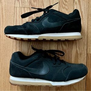 Nike Women’s Internationalist SE 7.5 M - excellent condition.
